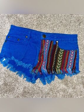 Reverse Electric Blue Heart Patch Frayed Denim Shorts